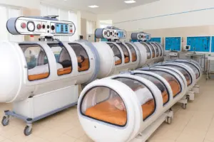 cámara presurizada Oxigenoterapia hiperbárica (HBOT): qué es, cómo funciona y cuándo se recomienda